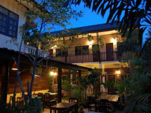 The Outside Inn 
